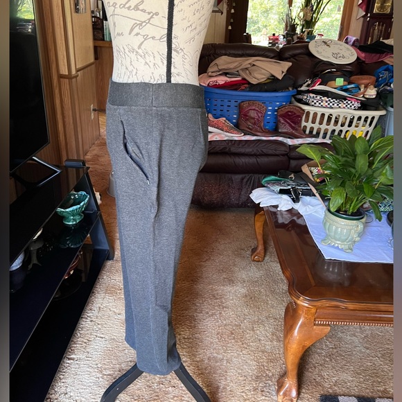 Duluth Trading Co Women's Size Small x 33 Gray Pull on Pant Rayon Blend Ponte. - Picture 16 of 16